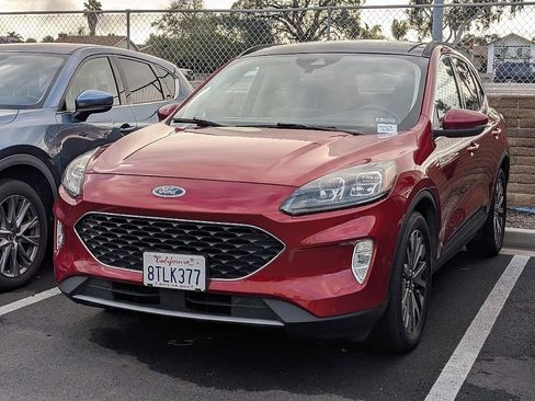 Used 2020 Ford Escape Titanium w/ Titanium Premium Package 2.0 image 24