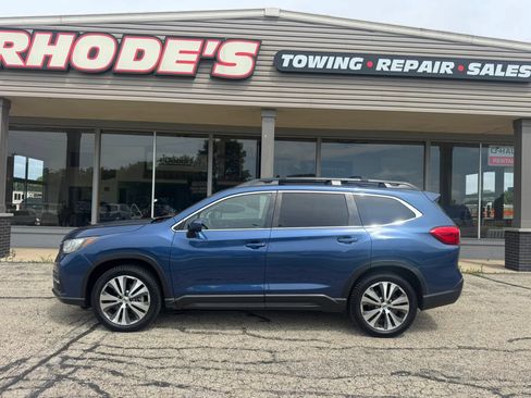 Used 2019 Subaru Ascent Premium w/ Popular Package #3 AWD/4WD image 2