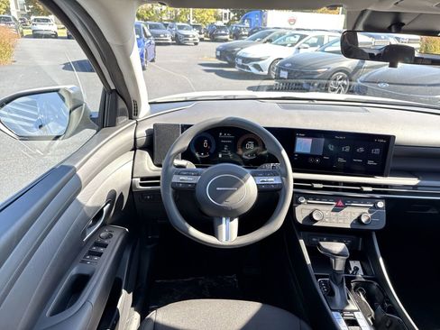 New 2026 Hyundai Tucson SE image 17