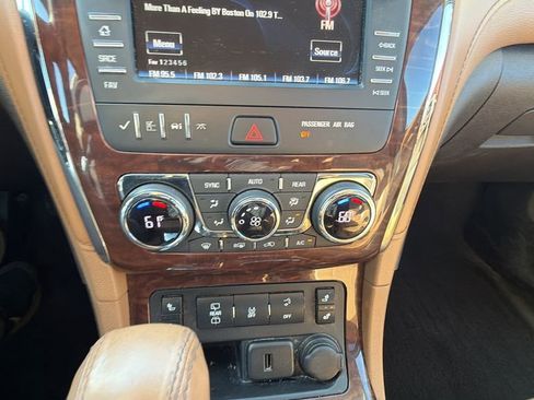 Used 2017 Buick Enclave Leather AWD/4WD image 16