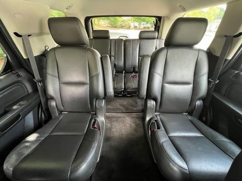 Used 2013 Cadillac Escalade Premium AWD/4WD image 24