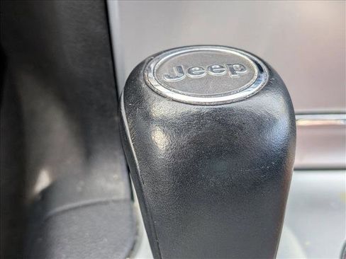 Used 2013 Jeep Grand Cherokee Trailhawk image 10