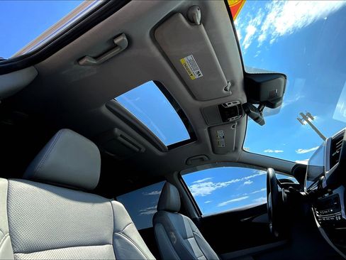 Used 2016 Honda Pilot Elite image 16