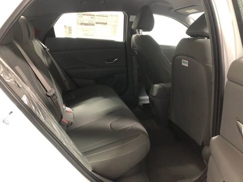 New 2026 Hyundai Elantra Hybrid FWD image 10