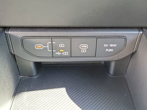 Used 2025 Kia K4 LXS image 29