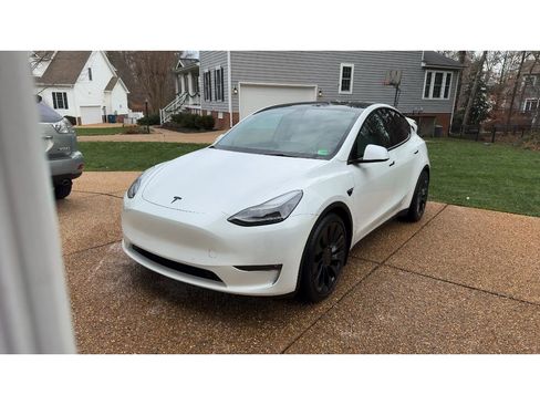 Used 2022 Tesla Model Y Performance image 1