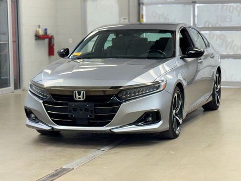 Used 2022 Honda Accord Sport image 3