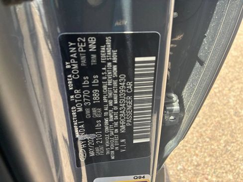 Used 2025 Hyundai Venue SEL FWD image 26