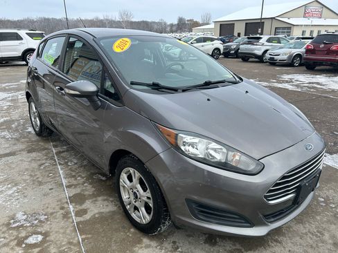 Used 2014 Ford Fiesta SE image 3