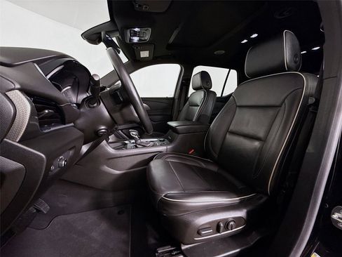Used 2023 Chevrolet Traverse Premier w/ Redline Edition image 23