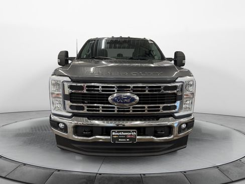Used 2023 Ford F250 XLT w/ FX4 Off-Road Package AWD/4WD image 7