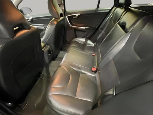 Used 2016 Volvo V60 T5 Premier image 19