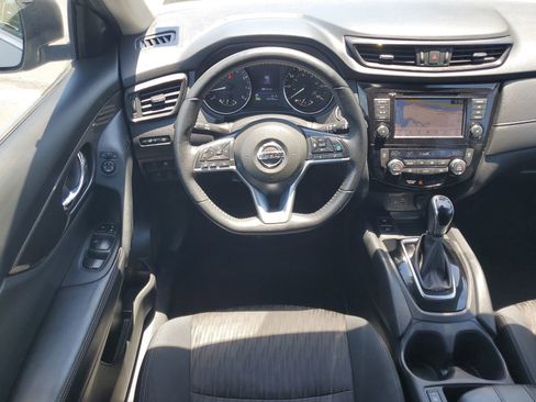 Used 2019 Nissan Rogue SV w/ Premium Package AWD/4WD image 25