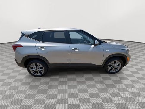 Certified 2024 Kia Seltos LX AWD/4WD image 11