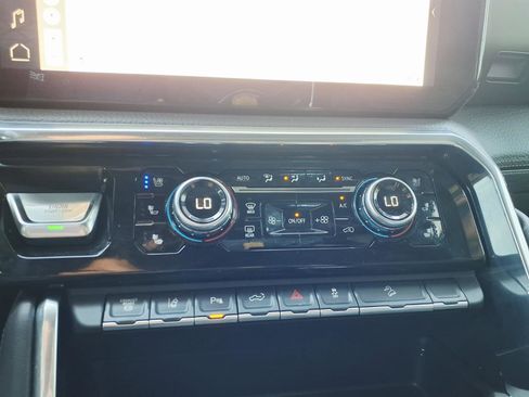 Certified 2025 GMC Sierra 2500 Denali image 24