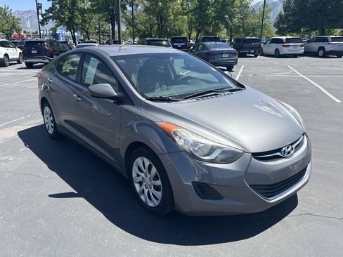 Used 2013 Hyundai Elantra GLS FWD image 4