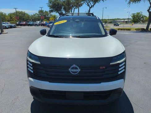 Certified 2025 Nissan Kicks SR FWD image 15