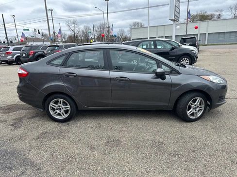 Used 2018 Ford Fiesta SE image 7