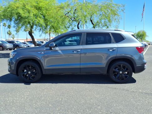 Certified 2023 Volkswagen Taos SE w/ Black Wheel Package image 4