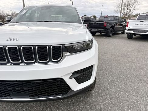 New 2026 Jeep Grand Cherokee Laredo AWD/4WD image 9