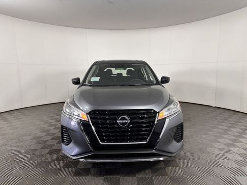 New 2025 Nissan Kicks Play S image 2