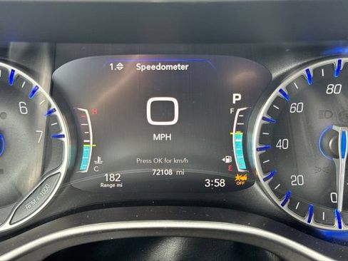 Used 2023 Chrysler Pacifica Touring-L FWD image 26