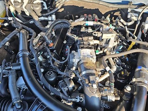 Used 2025 Ford Bronco Badlands image 30