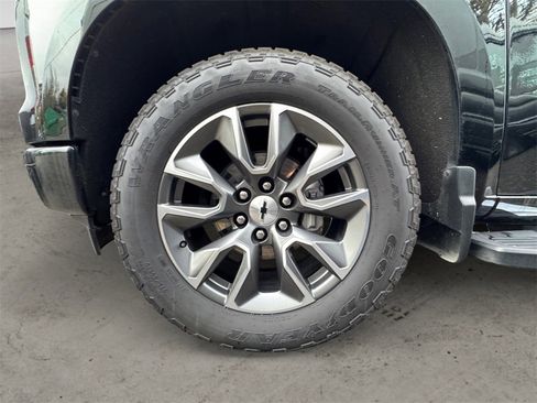 Used 2022 Chevrolet Silverado 1500 RST image 9