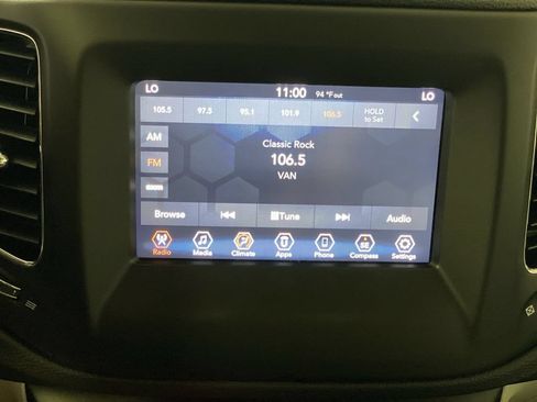 Used 2019 Jeep Compass Latitude AWD/4WD image 18