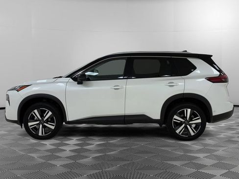 Used 2024 Nissan Rogue SL AWD/4WD image 2