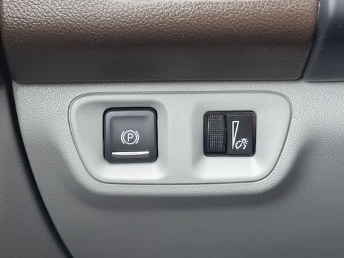 Certified 2023 GMC Acadia SLE w/ Driver Convenience Package AWD/4WD image 16