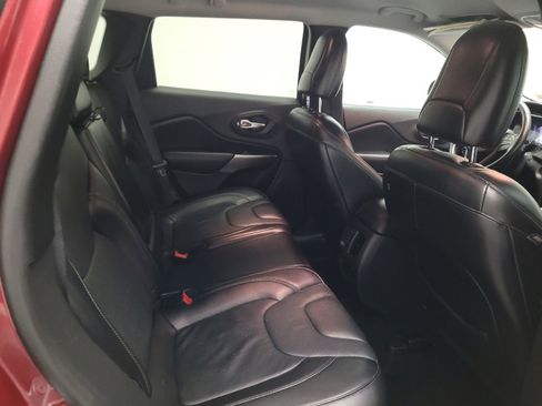 Used 2019 Jeep Cherokee Limited FWD image 19