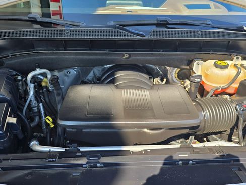 Used 2021 Chevrolet Suburban High Country image 44