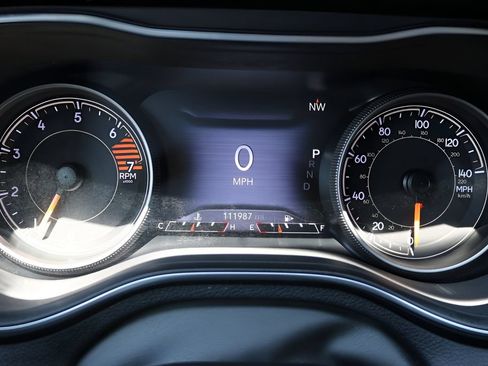 Used 2019 Jeep Cherokee Limited FWD image 26