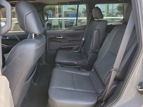 Used 2024 Lexus GX 550 w/ Accessory Package (Z1) AWD/4WD image 16