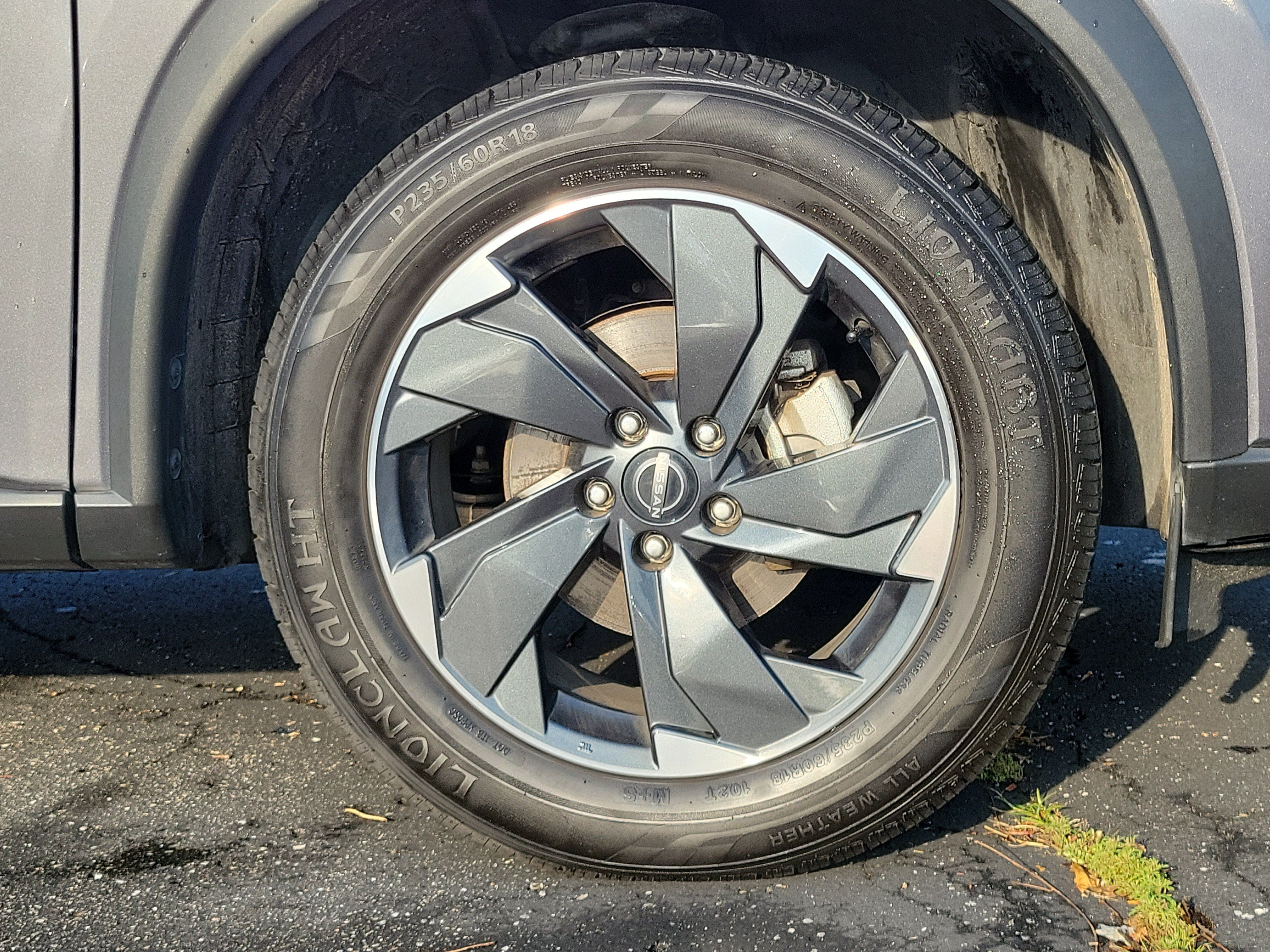 Used 2025 Nissan Rogue SV AWD/4WD image 5