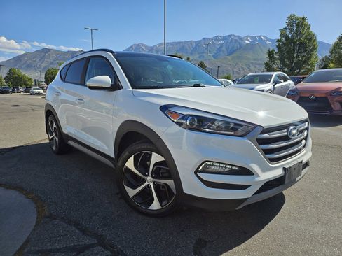 Used 2018 Hyundai Tucson Value AWD/4WD image 3