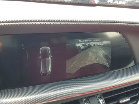 Used 2022 Alfa Romeo Stelvio Veloce image 21