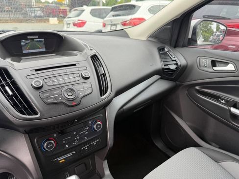 Used 2017 Ford Escape SE FWD image 19