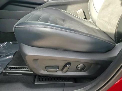 Used 2024 Mitsubishi Outlander SE image 15