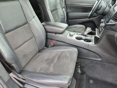 Certified 2022 Jeep Grand Cherokee Laredo X AWD/4WD image 21
