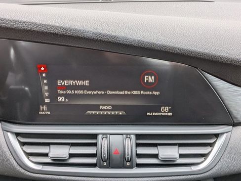 Used 2017 Alfa Romeo Giulia image 11