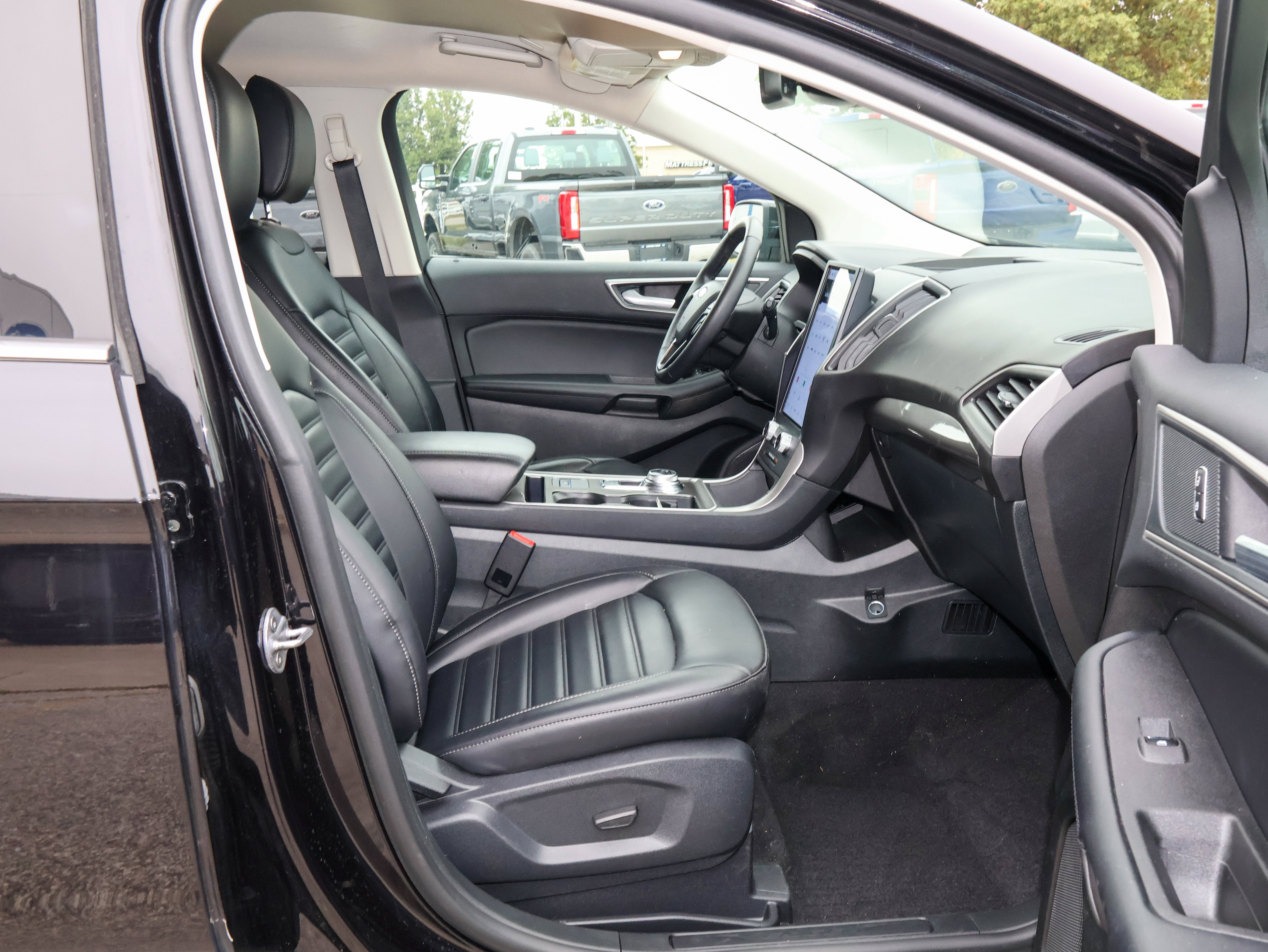 Used 2024 Ford Edge SEL w/ Convenience Package AWD/4WD image 30