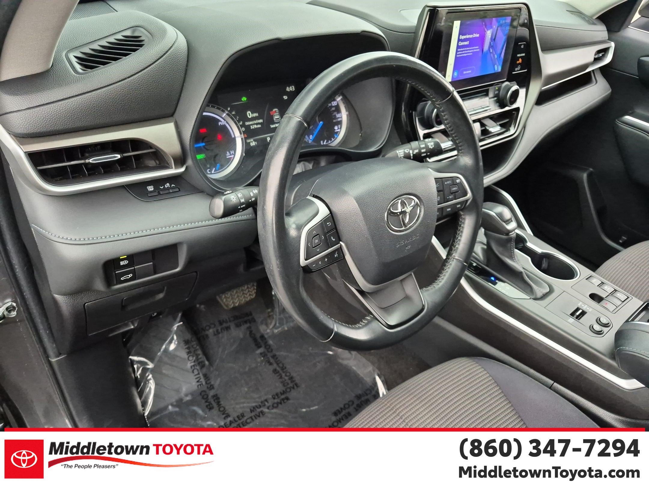 Used 2023 Toyota Highlander LE AWD/4WD image 16