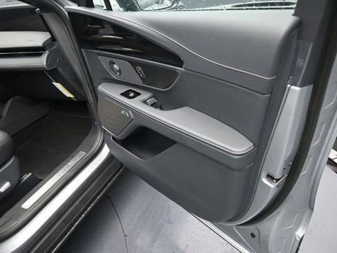 New 2025 Lincoln Nautilus Premier w/ Equipment Group 102A image 36