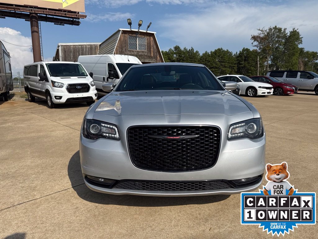 Certified 2023 Chrysler 300 S RWD image 2