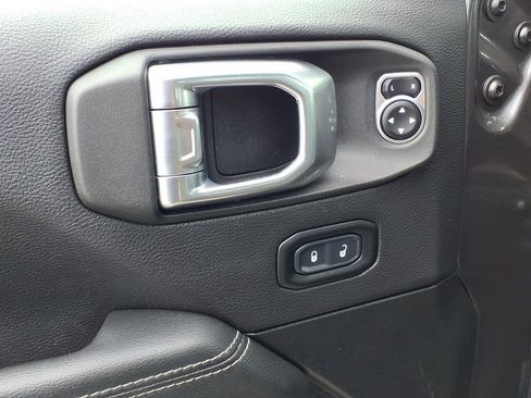 Used 2023 Jeep Wrangler Unlimited Sahara w/ Cold Weather Group AWD/4WD image 4