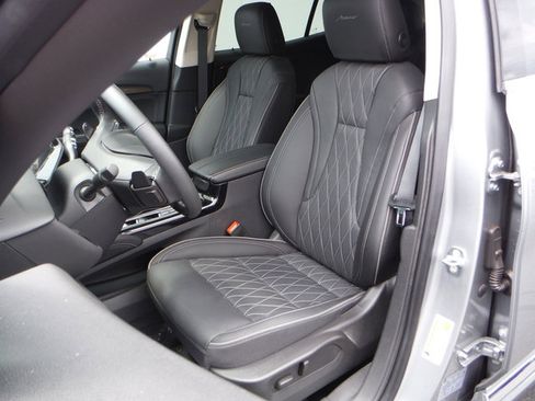 Used 2023 Buick Envision Avenir AWD/4WD image 15