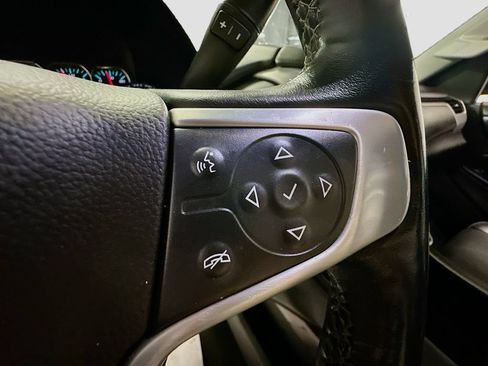 Used 2017 GMC Yukon SLT AWD/4WD image 41