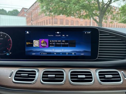 Certified 2025 Mercedes-Benz GLS 450 4MATIC image 39